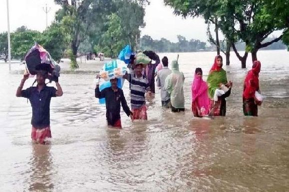 असम में बाढ़ का कहर जारी, 14 लोगों की हुई मौत