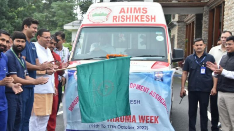 सीएम धामी ने किया ट्रामा रथ का फ्लैग ऑफ़, बताया सराहनीय प्रयास