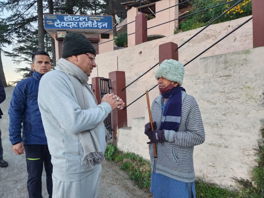 अल्मोड़ा में मॉर्निंग वाॅक पे निकले सीएम धामी युवाओं के साथ लगाई दौड़