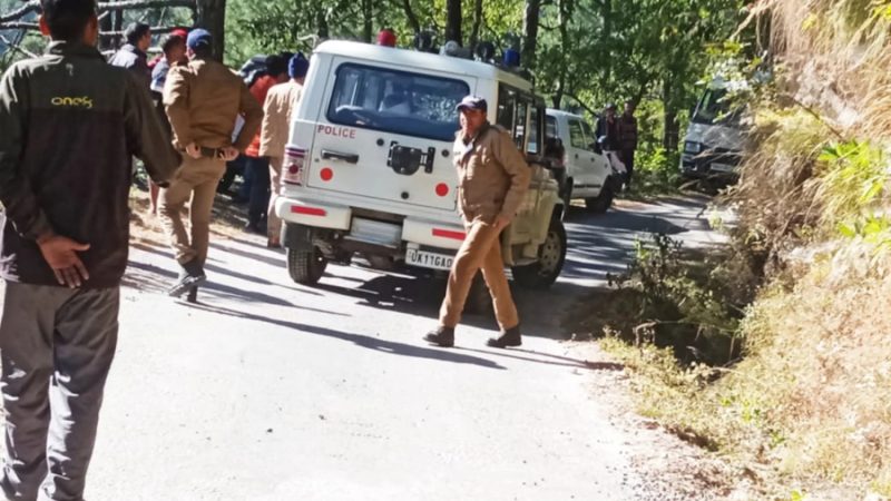 बोलेरो कार हुई दुर्घटना का शिकार, दो की मौत अन्य घायल