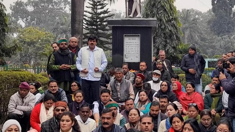 जोशीमठ भू-धंसाव: मुआवजे को लेकर लोगों ने सरकार पर लगाया आरोप, कहा- राहत के नाम पर दर्द क्यों?