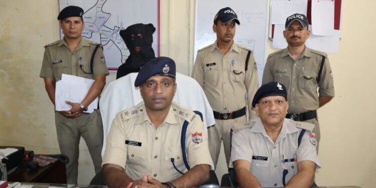 नाम पता और धर्म बदलकर युवती को किया ब्लैकमेल, पुलिस ने कसा शिकंजा