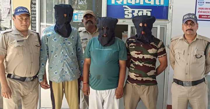 पुलिस ने तीन वारंटी दबोचे