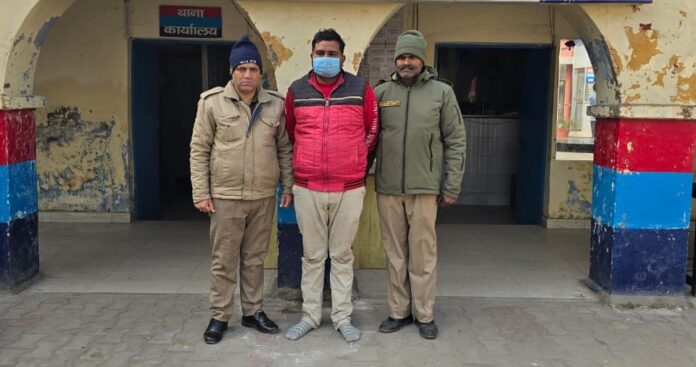 जमीन दिलवाने के नाम पर धोखाधडी करने वाला चढ़ा पुलिस के हत्थे