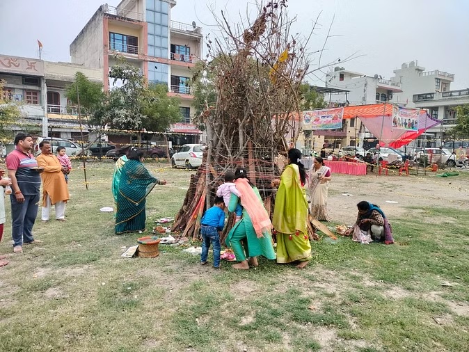 रविवार को पहाड़ से मैदान तक होलिका पूजन