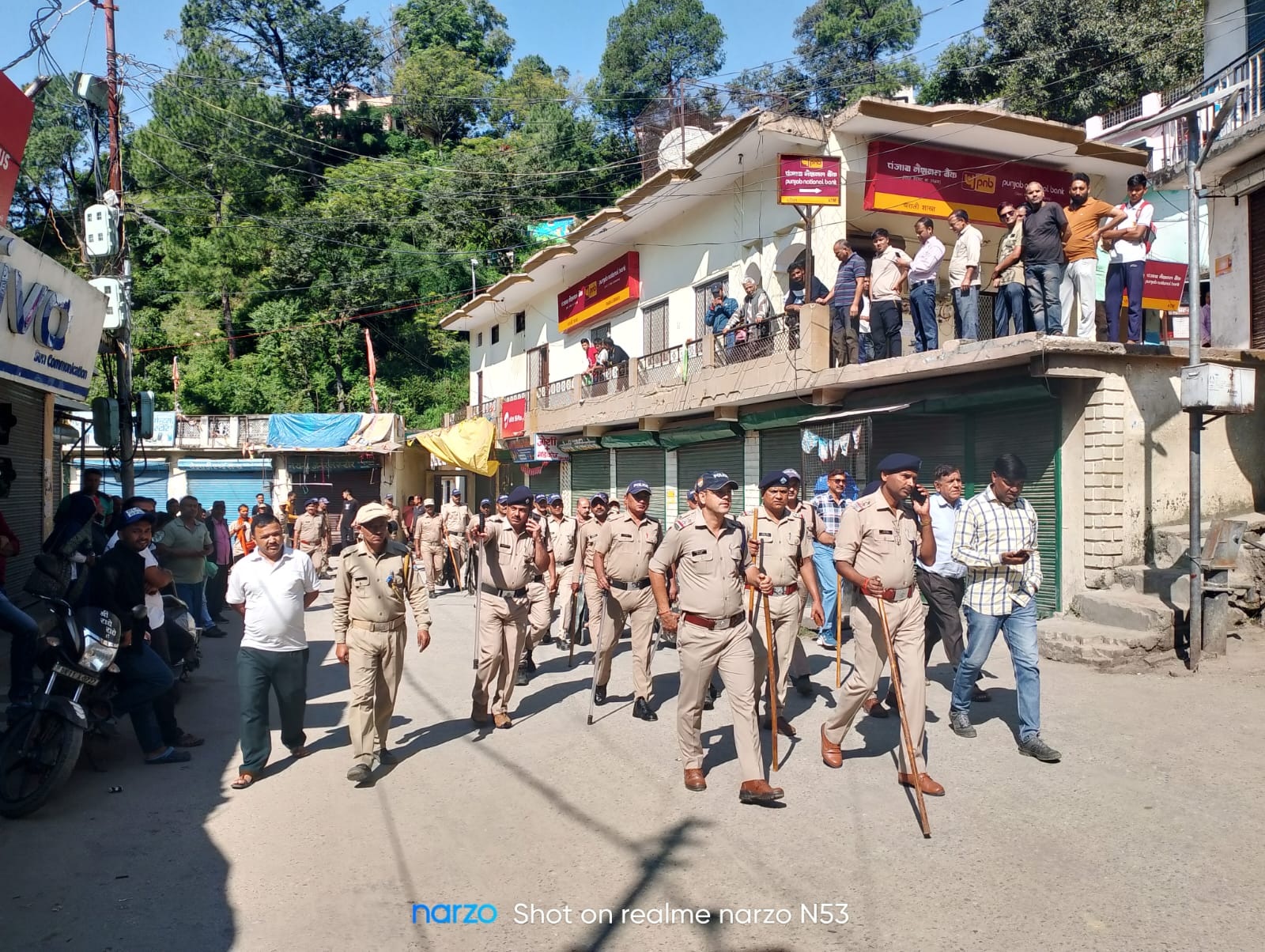 नाबालिक से दुष्कर्म पर फूटा जनाक्रोश, भारी तनाव,फोर्स तैनात, बाजार बंद