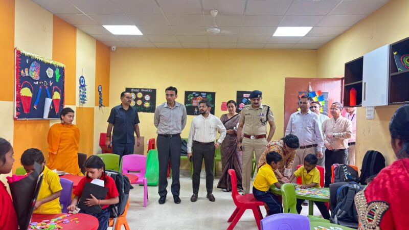 शिक्षा की मुख्यधारा से जुड़े इन्टेंसिव केयर सेंटर के 19 बच्चे, स्कूल में मिला दाखिला, किताब व ड्रेस वितरण