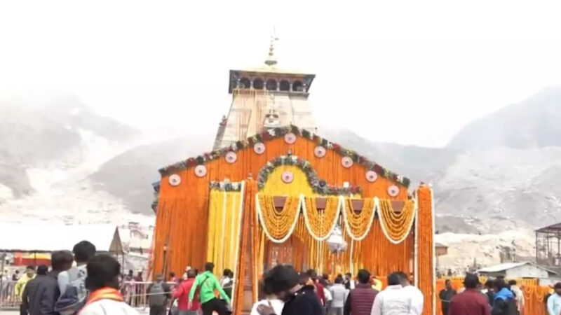 2 मई को खुलेंगे बाबा केदारनाथ के कपाट, 108 क्विंटल फूलों से सजाया गया मंदिर परिसर