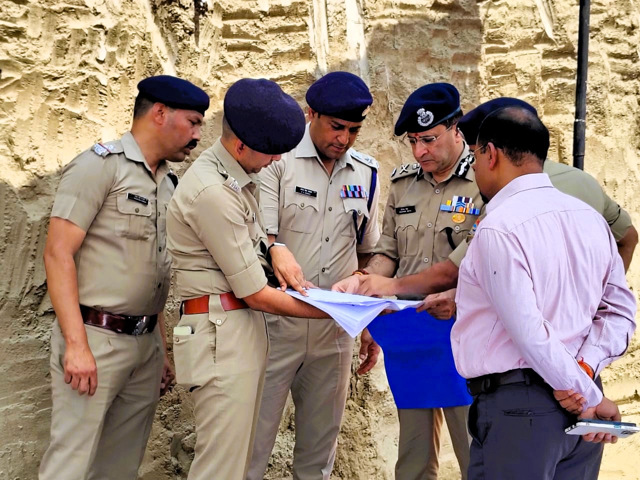 चारधाम यात्रा: पुलिस महानिदेशक ने ऋषिकेश में किया व्यवस्थाओं का स्थलीय निरीक्षण