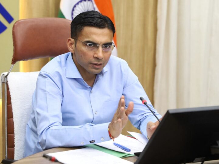 जल्द से जल्द इन्टरनेशनल रूट मेप पर होना चाहिए जौलीग्रांट हवाई अड्डा: जिलाधिकारी
