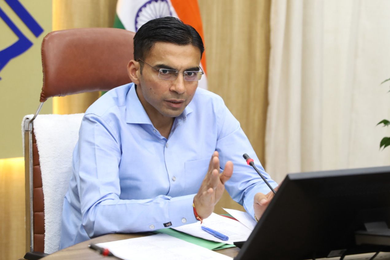जल्द से जल्द इन्टरनेशनल रूट मेप पर होना चाहिए जौलीग्रांट हवाई अड्डा: जिलाधिकारी