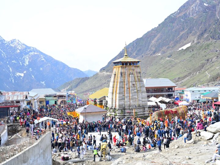 केदारनाथ में लगा बाबा के भक्तों का तांता, दो दिनों में श्रद्धालुओं का आंकड़ा 55 हजार के पार