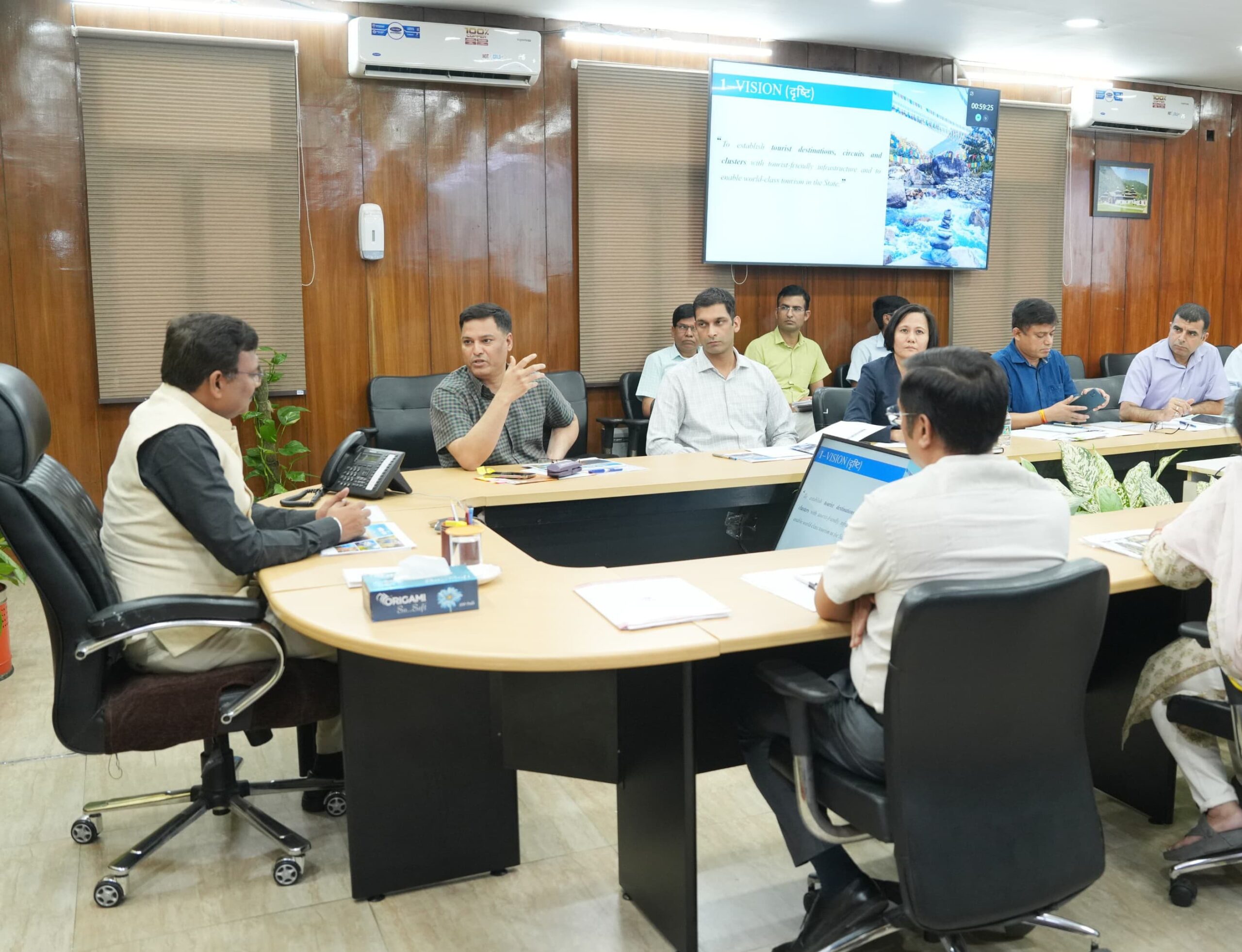 पर्यटन प्रदेश की बैकबोन,धार्मिक पर्यटन के साथ ही अन्य पर्यटन स्थलों को भी किया जाए विकसित: सीएस