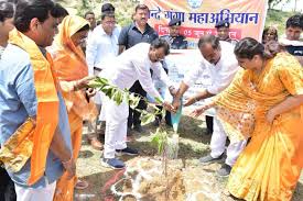 सीएम धामी ने पर्यावरण दिवस पर “एक पेड़ मां के नाम” भियान के अंतर्गत किया पौधारोपण