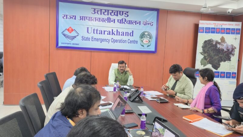 मुख्य सचिव ने राज्य आपदा कंट्रोल रूम पहुंच प्रदेश में अतिवृष्टि की ली जानका