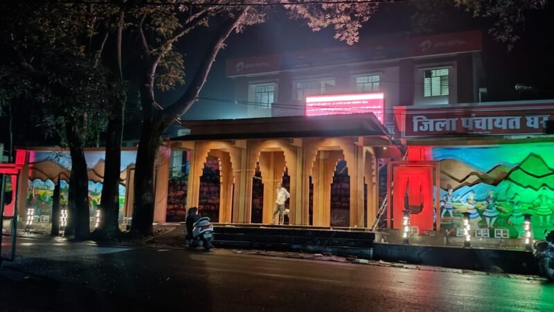 दून के मुख्य चौराहे अब चौराहे कम, भव्य सुरक्षित शो-केस दिखते हैं ज्यादा