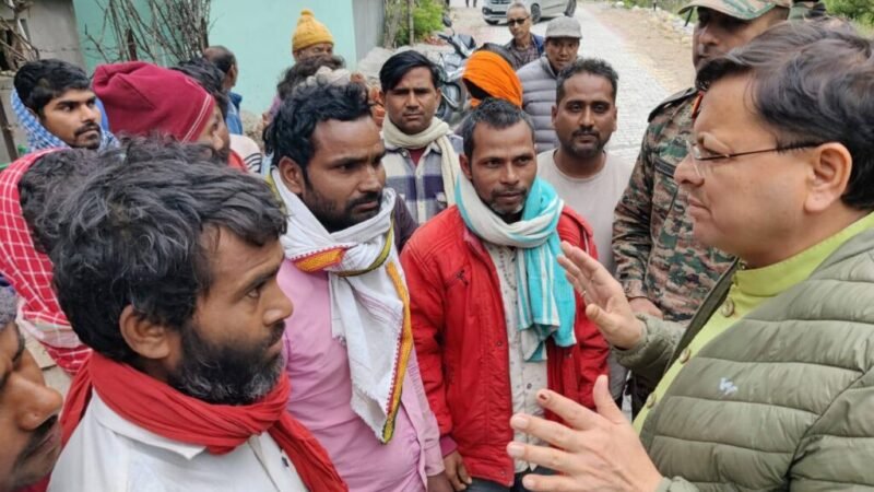 सीएम धामी ने किया धराली का दौरा, पीड़ितों से मिलकर हरसंभव मदद का दिया भरोसा