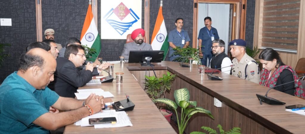 राज्यपाल ने किया आपदा प्रभावित नन्दा की चौकी और टपकेश्वर महादेव मंदिर आदि क्षेत्रों का निरीक्षण