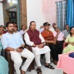 कैबिनेट मंत्री गणेश जोशी ने कार्यकर्ताओं संग सुना प्रधानमंत्री मोदी का ‘मन की बात’ कार्यक्रम