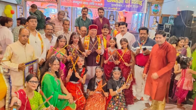 श्री पृथ्वी नाथ मंदिर में नवमी पर किया कांजिका पूजन, डांडिया रास की भक्ति में देर रात तक मंदिर में लगा रहा भक्तों का तांता