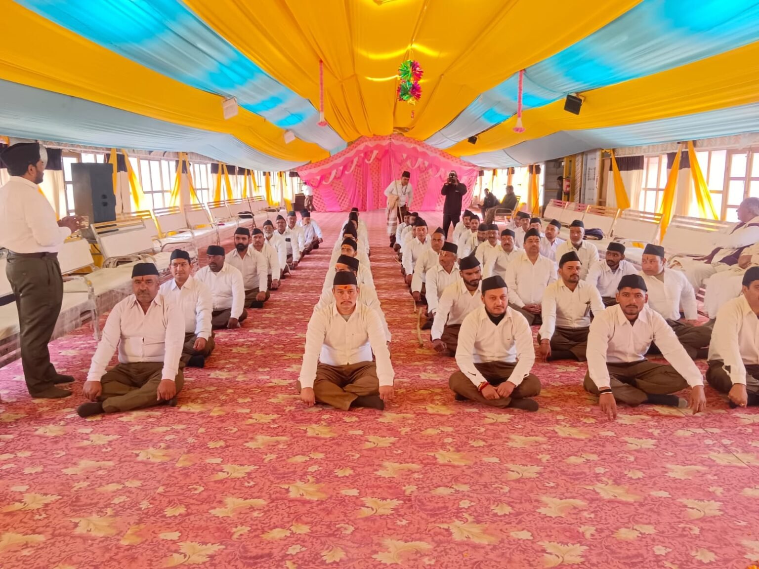 राष्ट्रीय स्वयंसेवक संघ शताब्दी वर्ष के अवसर पर श्री बदरीनाथ धाम में वंदेमातरम तथा भारत माता की जय उदघोष के साथ भब्य पथ संचलन