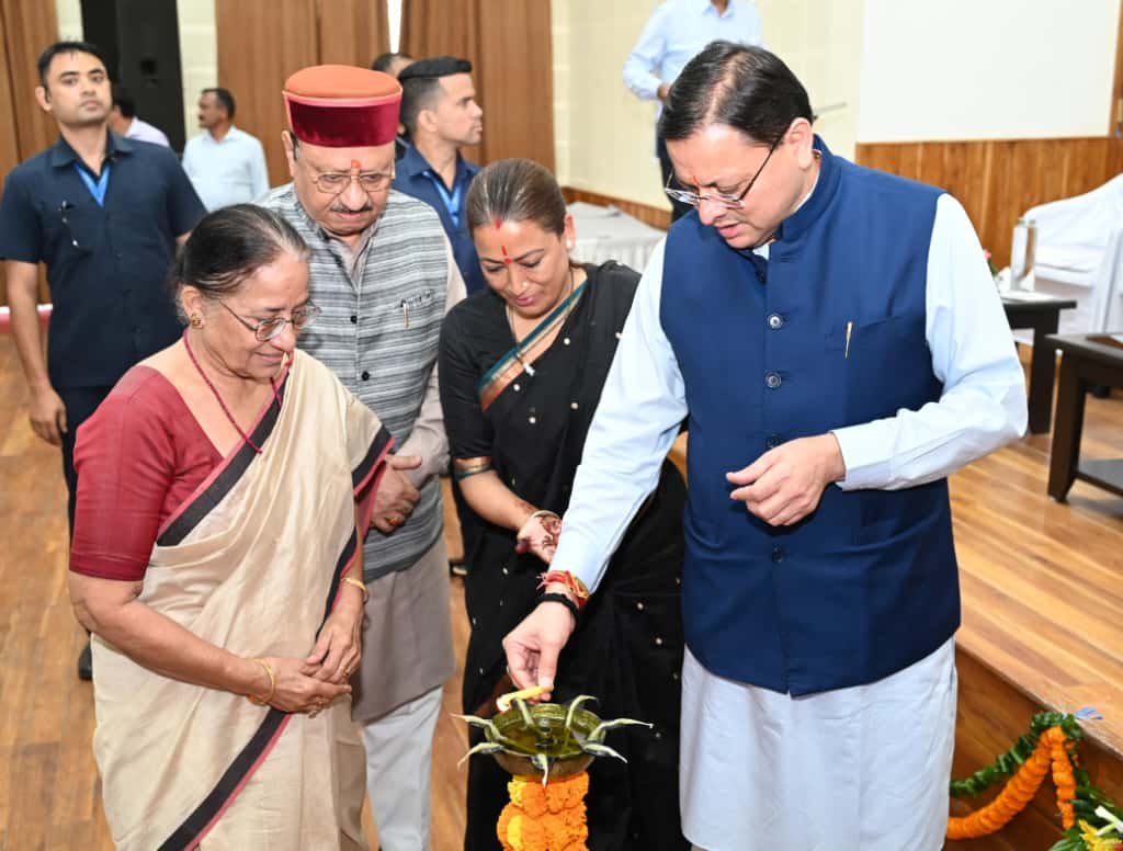 सीएम धामी ने किया बालिका शिक्षा प्रोत्साहन कार्यक्रम में प्रतिभाग