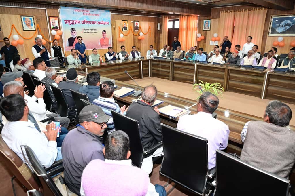 प्रबुद्ध नागरिकों के अनुभव और आशीर्वाद से ही होगा आदर्श उत्तराखंड का मार्ग प्रशस्त: सीएम धामी