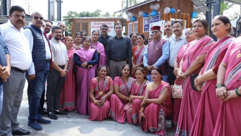 ऑटोमेटेड पार्किंग अन्तर्गत 2 वाहन ‘‘फ्री सखी कैब सुविधा’’ जनमानस को समर्पित