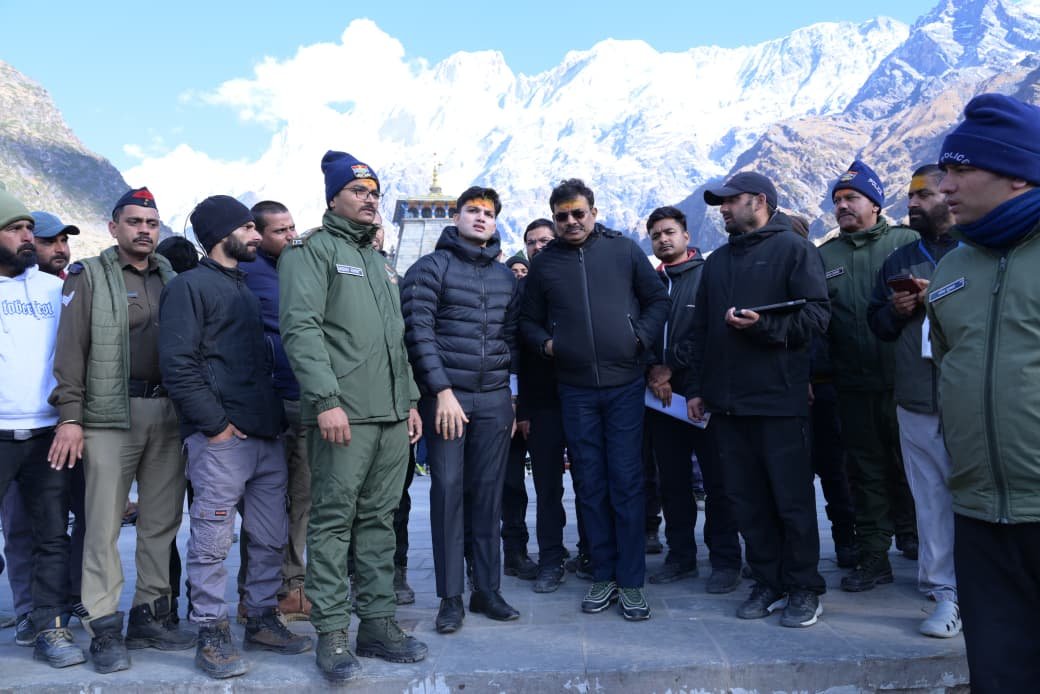 मुख्य सचिव ने केदारनाथ यात्रा व्यवस्थाओं का लिया जायजा, पुनर्निर्माण कार्यों और यात्रियों की सुविधाओं का किया निरीक्षण