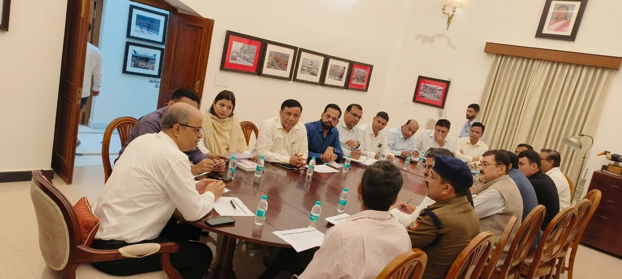 राष्ट्रपति की प्रस्तावित दून यात्रा को लेकर राष्ट्रपति सचिवालय के अतिरिक्त सचिव ने देहरादून में अधिकारियों की बैठक ली