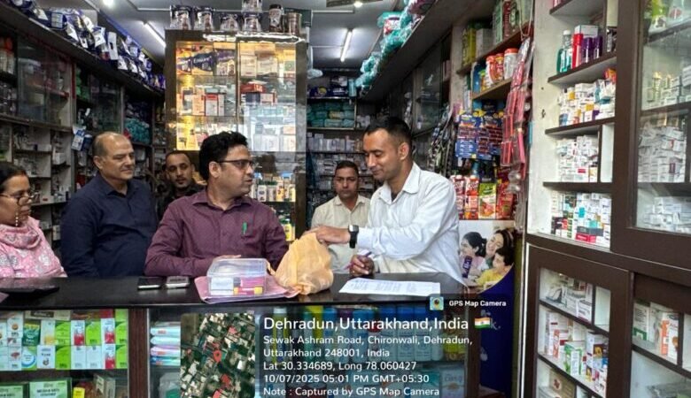 बच्चों के लिए प्रतिबंधित कफ सिरप पर सख्त हुई धामी सरकार, मेडिकल स्टोरों से पेडियाट्रिक कफ सीरप जब्त, शिशु रोग अस्पतालों के मेडिकल स्टोरों का औचक निरीक्षण