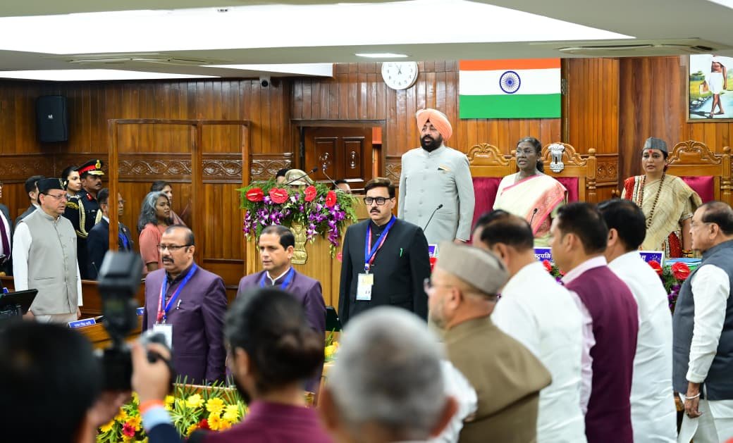 राष्ट्रपति द्रौपदी मुर्मु ने रजतोत्सव के क्रम में विधानसभा के विशेष सत्र को संबोधित किया
