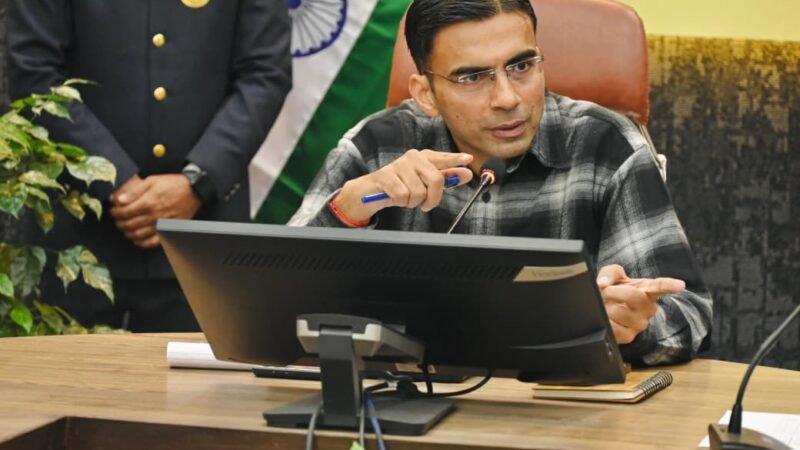 जिले के बड़े बकायेदारों पर जिला प्रशासन की कार्रवाई, सम्पति कुर्क 