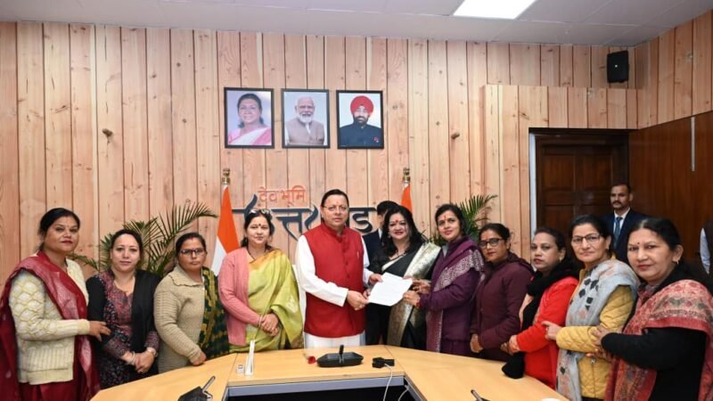 आंगनबाड़ी कार्यकत्रियों ने की मुख्यमंत्री से मुलाकात