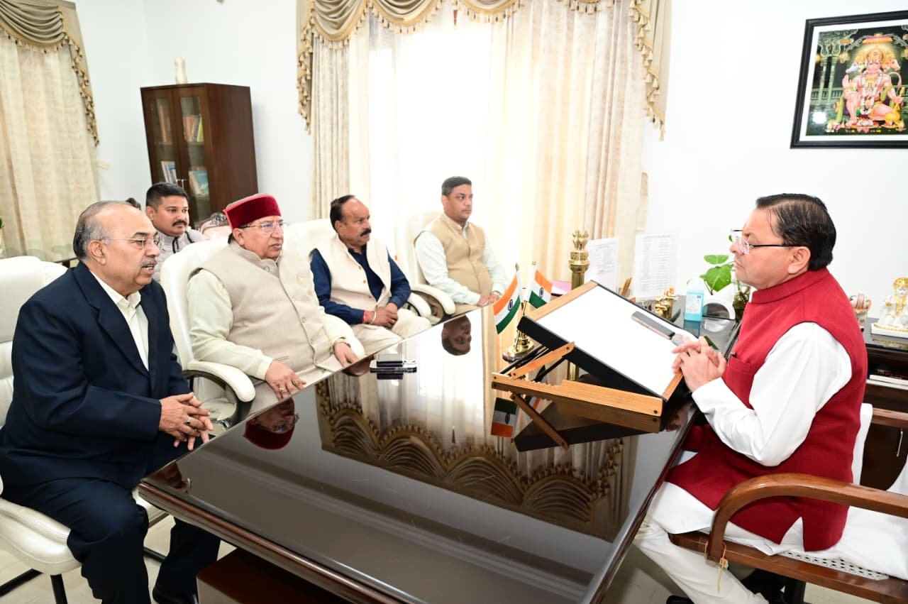 राज्य सभा सांसद के नेतृत्व में बार एसोसिएश प्रतिनिधि मंडल ने की सीएम धामी से भेंट