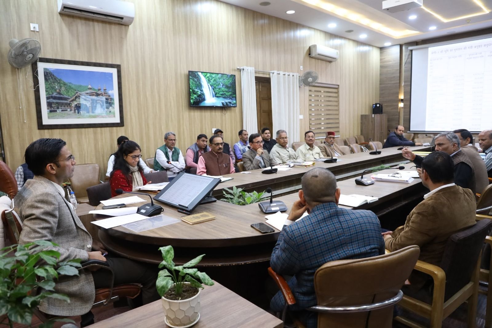 लखवाड़ व्यासी परियोजना, मुख्यमंत्री की प्राथमिकता का प्रोजेक्ट: डीएम बंसल