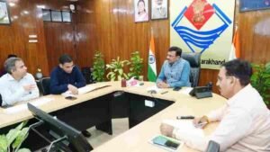 मुख्य सचिव ने बैठक कर ली देहरादून शहर के लिए यातायात संकुलन योजना प्रगति की जानकारी