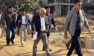 निर्माणाधीन ग्रीन बिल्डिंग पंहुचे डीएम; कार्यों का किया निरीक्षण; धीमी प्रगति पर कार्यदायी संस्था के अधिकारियों को फटकार