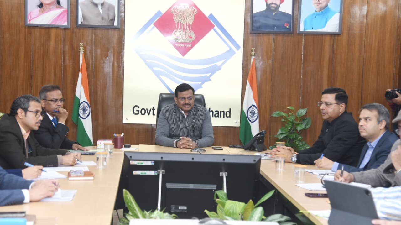 मुख्य सचिव ने की राष्ट्रीय राजमार्ग के नयी एवं गतिमान परियोजनाओं की समीक्षा