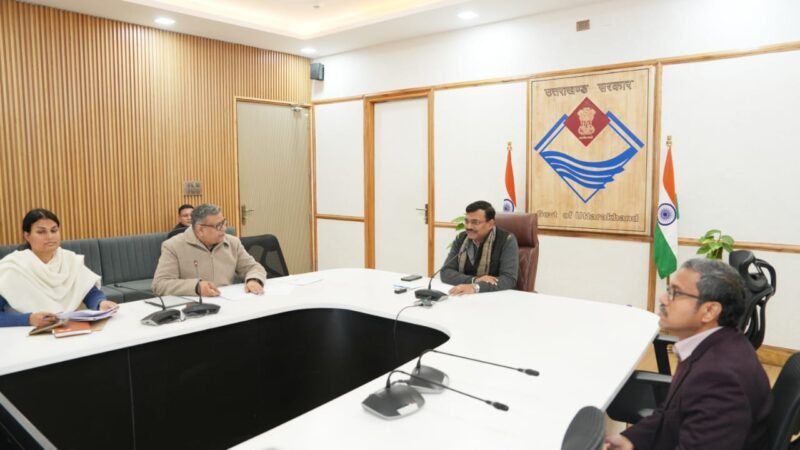 वायु प्रदूषण पर नियंत्रण के लिए सभी सम्बन्धित विभागों एवं एजेन्सियों द्वारा गम्भीरता से कार्य किये जाने की आवश्यकता: मुख्य सचिव