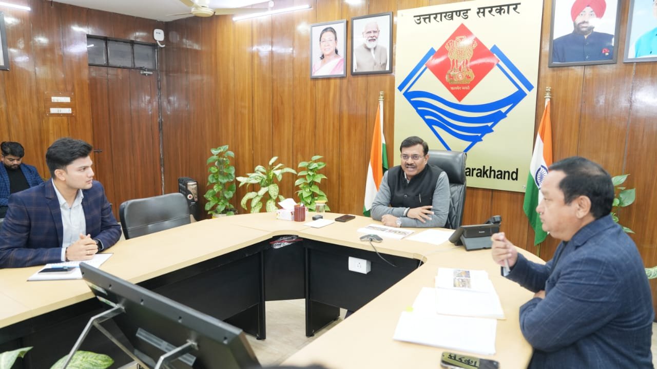 मुख्य सचिव ने की केदारनाथ पुनर्निर्माण एवं बद्रीनाथ मास्टर प्लान के सम्बन्ध में सम्बन्धित विभागों एवं जिलाधिकारियों के साथ बैठक