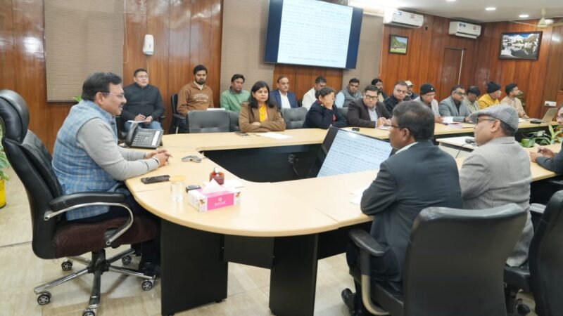 लगातार की जाए कार्यों की गुणवत्ता और भौतिक प्रगति की समीक्षा: मुख्य सचिव