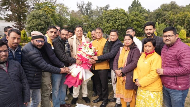 मुख्यमंत्री से प्रेस क्लब की नव निर्वाचित कार्यकारिणी के पदाधिकारियों ने की शिष्टाचार भेंट