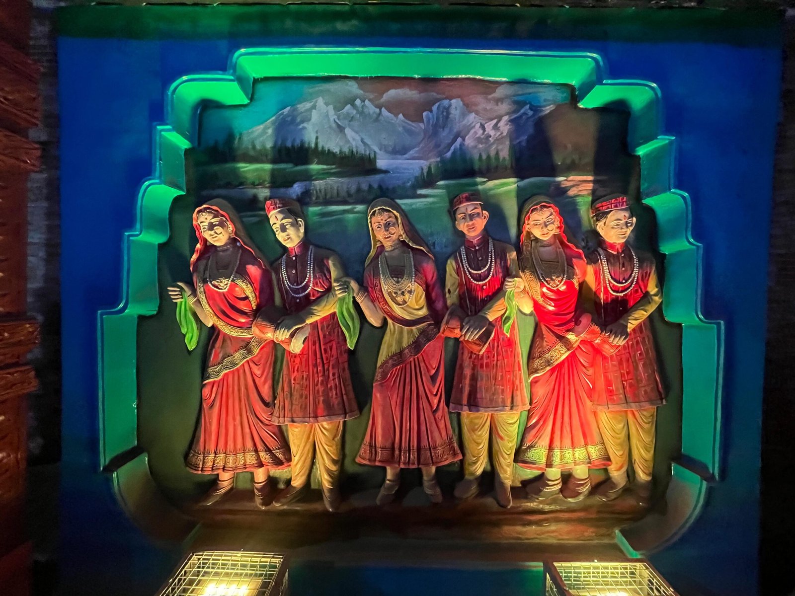  जिला प्रशासन की प्रतिबद्धता से राज्य की पौराणिक लोक संस्कृति परंपरा लिए सुसज्जित होते शहर के चौक चौराहे