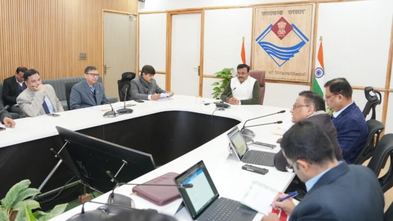 मुख्य सचिव ने की विभागों की व्यय योजनाओं को लेकर बैठक