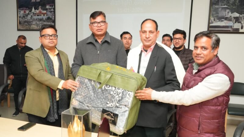 सूचना विभाग में शासकीय सेवा पूर्ण कर सेवानिवृत्त हुए मुख्य प्रशासनिक अधिकारी एवं वरिष्ठ प्रशासनिक अधिकारी