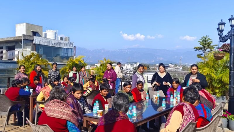 जिलाधिकारी की संवेदनशील पहल, नारी निकेतन की संवासिनियों को मिला आत्मीयता व स्नेह का अनुभव