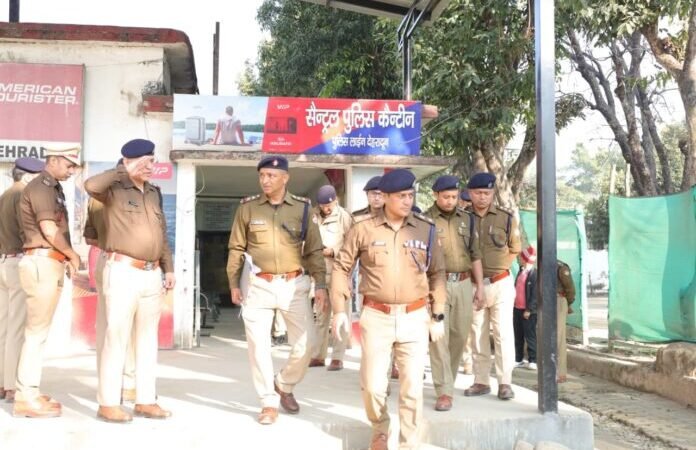 जनपद की पहली परेड में कडे तेवरों में दिखे पुलिस कप्तान