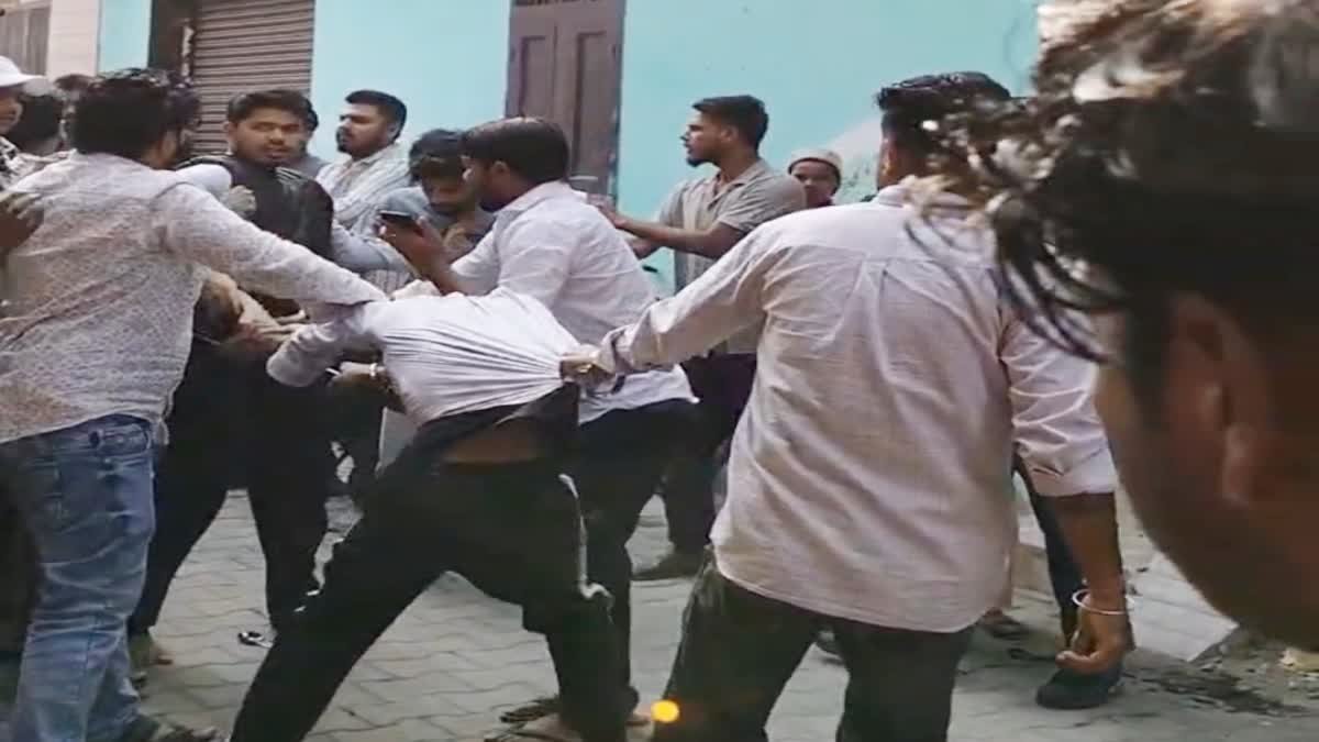 कार पार्किंग विवाद में युवक की जमकर पिटाई