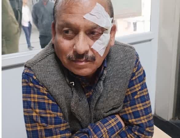 विधायक समर्थकों ने की प्रारंभिक शिक्षा निदेशक से मारपीट